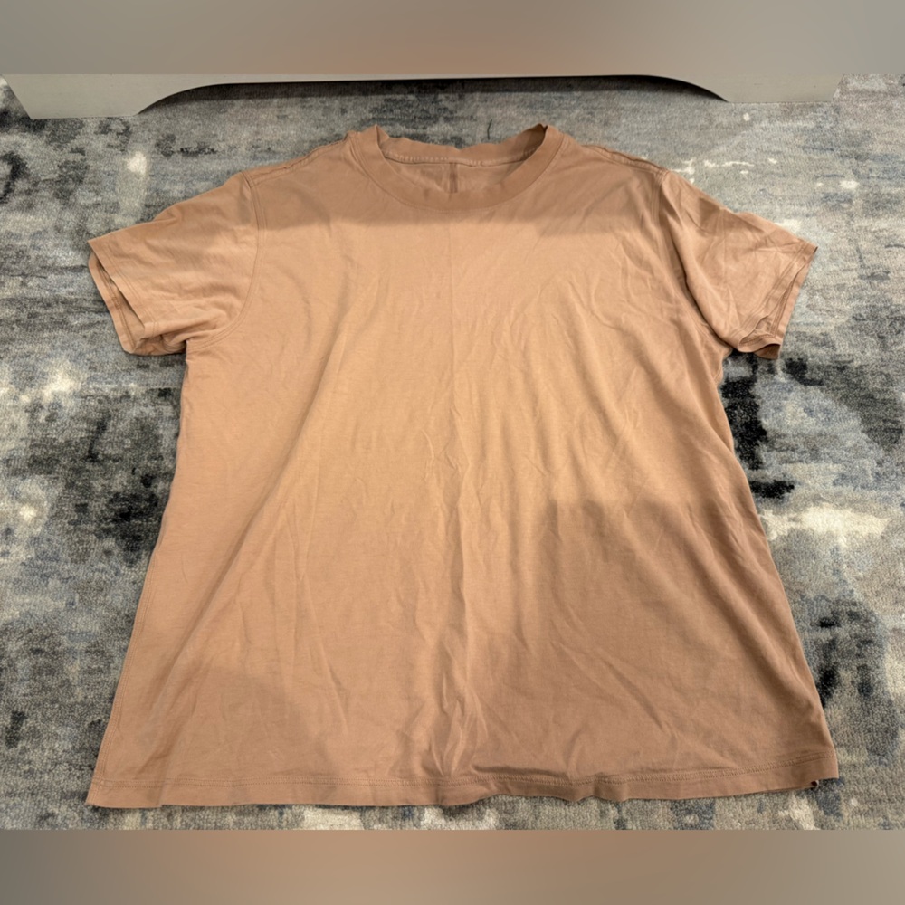 Lululemon tan tshirt gummy logo estimated size 12